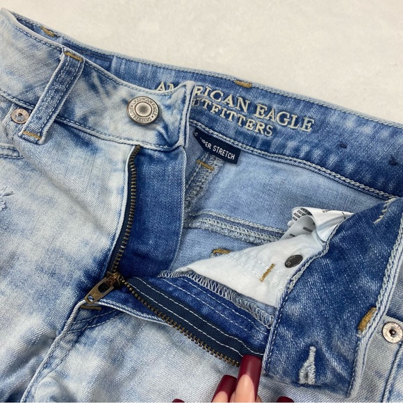 American Eagle Outfitters Embroidered High Rise Shorties - Picture 4 of 10